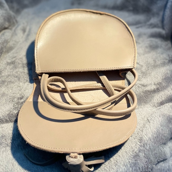 Small Crossbody bag with tassels - Picture 4 of 5